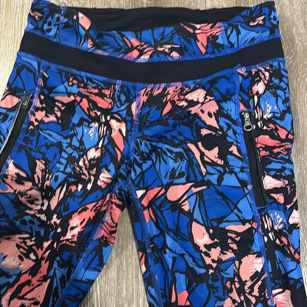 Lululemon - Picture 5 of 10